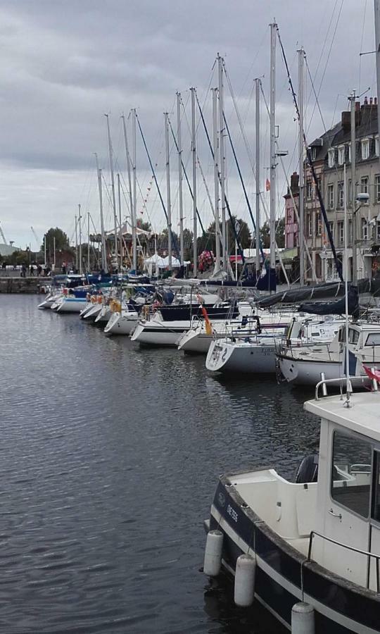 La Fleur D Honfleur Avec Son Parking Διαμέρισμα Εξωτερικό φωτογραφία
